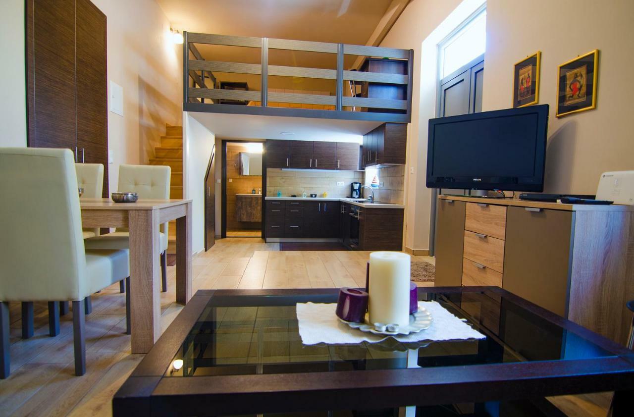 Gonis Suites Palaiochora Zewnętrze zdjęcie